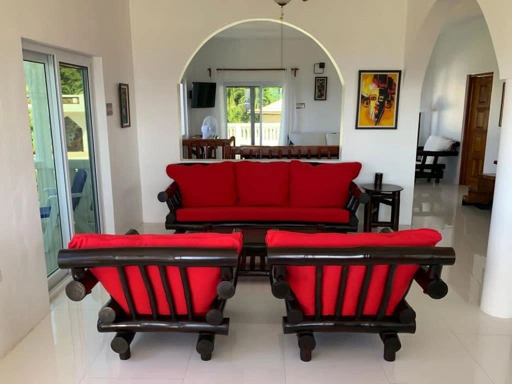 Chairs & Sofas